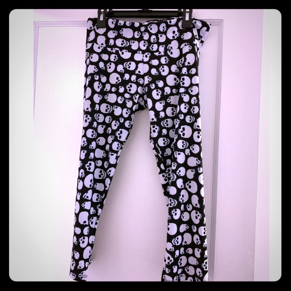 Onzie size L skull leggings